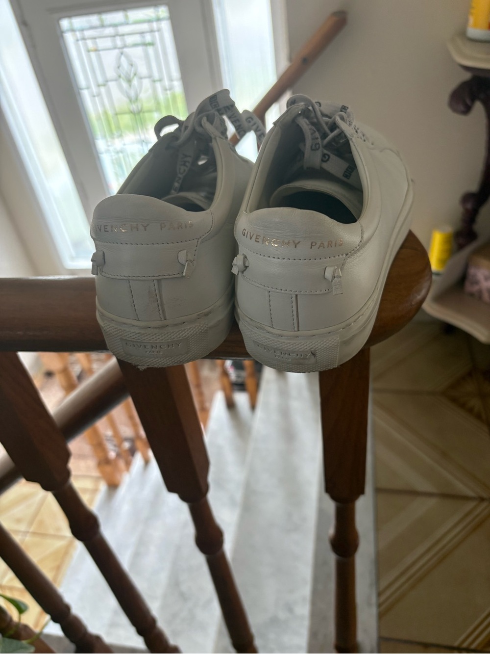 Authentic Givenchy White Leather Low-Top Sneaker - Picture 4 of 5